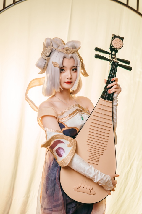 许枳 – 美丽的嫦娥.jpg 许枳 – 美丽的嫦娥.jpg